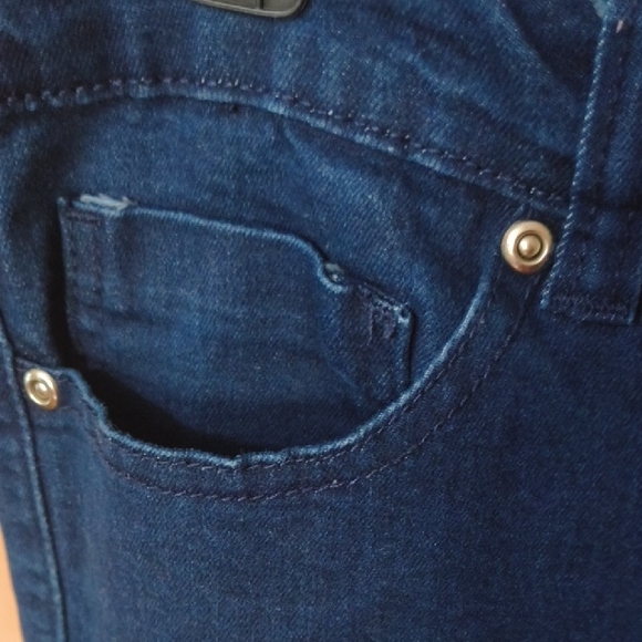 Forever 21+ Women's Dark Blue Ripped Skinny Jeans Size 14 - Picture 3 of 7